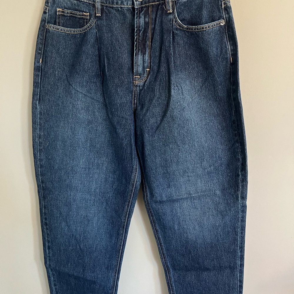 Relaxed Blue Jeans with Medium Wash